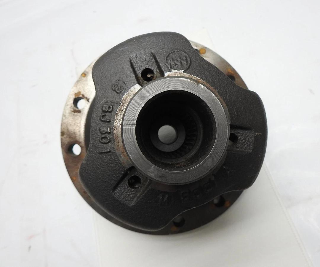 AAM 8K271 (12 Bolt) 5131B Differential Assembly Locker Hub AJ 8J301 - NOB NEW!