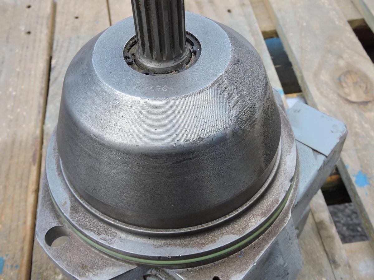 Rexroth R902406446 Hydraulic Motor A10VE45HZ LA10VE45HZ /52W1-VRF66N000-ES1442
