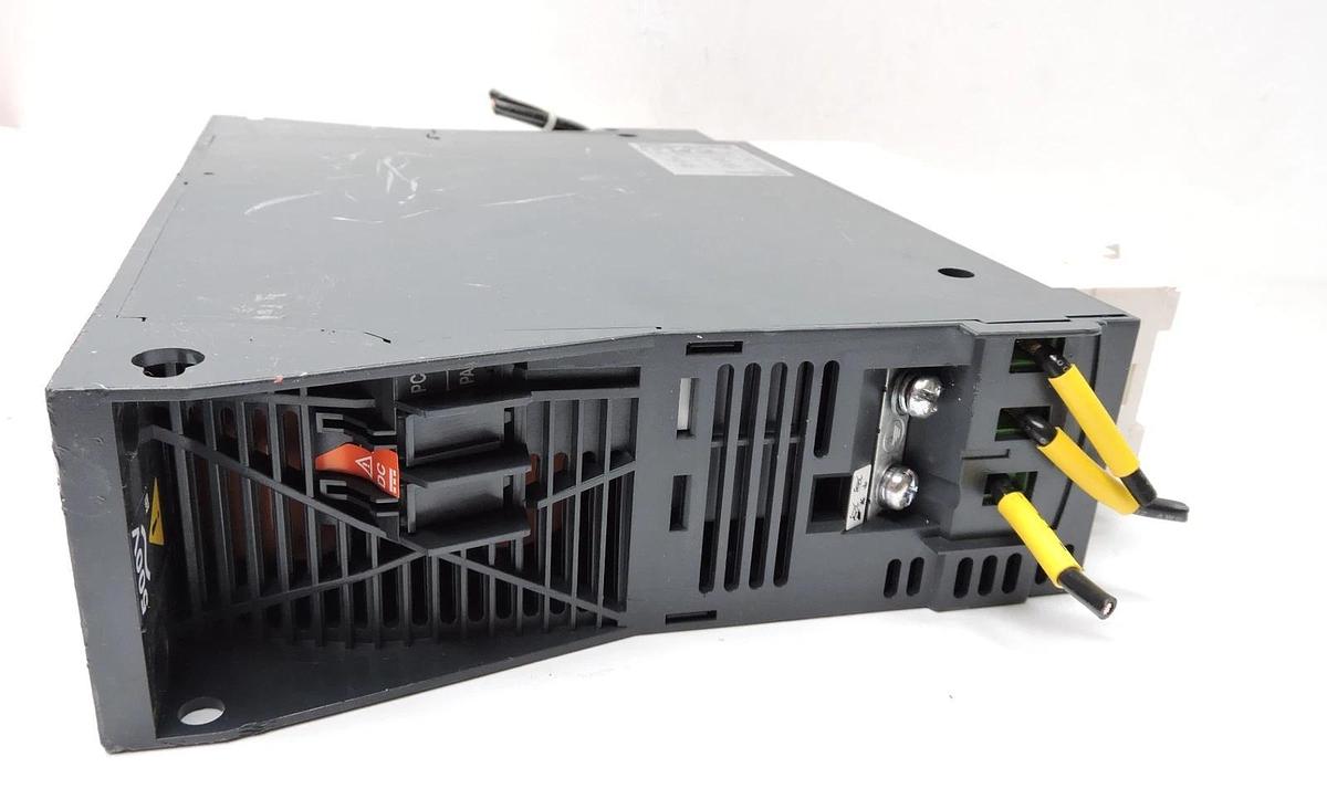 Schneider Electric ATV32HU22N4 Altivar 32 AC Speed Inverter Drive - NOB NEW!