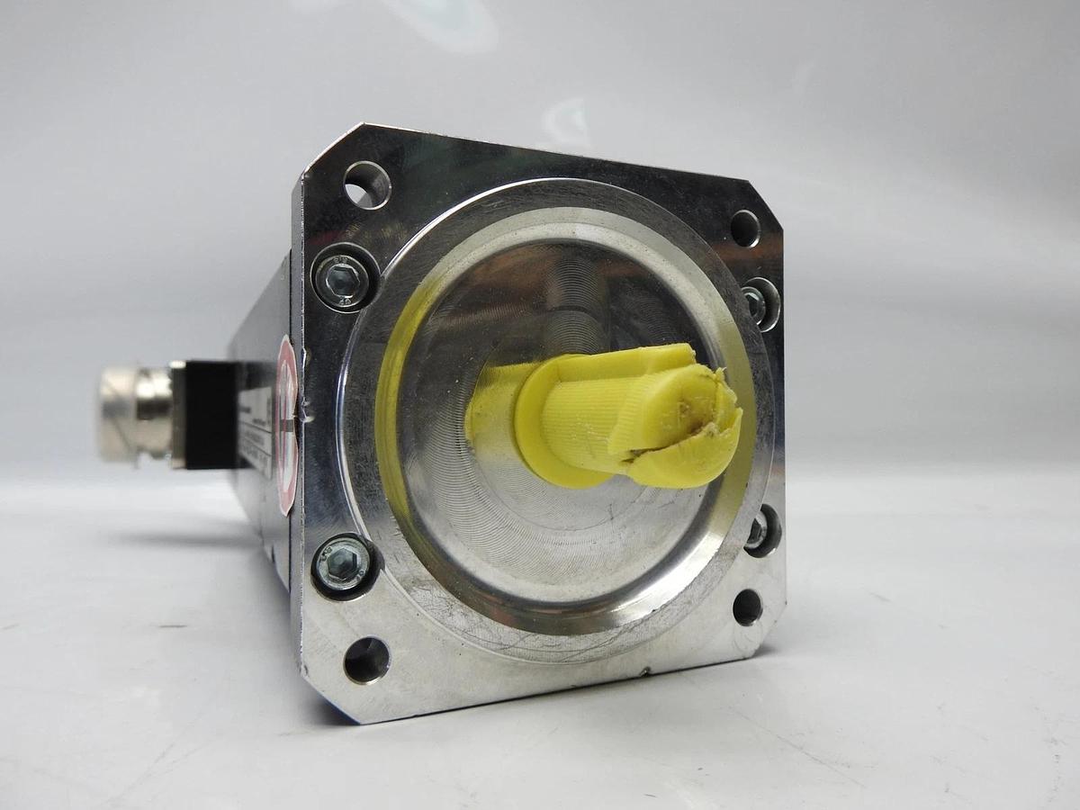 BAG BAC90L303RATS Servo Motor BAC90L30/3/RA/TS 29 AMP, 4.1 AMP 3000 N/MIN - NEW