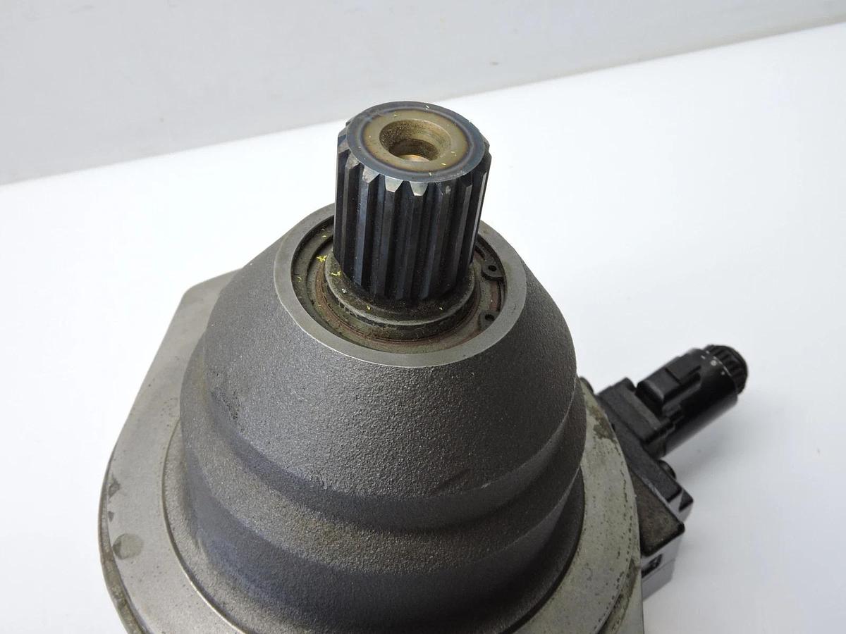GENUINE John Deere AKK29180 Standard Cruise Rear Hydraulic Motor - OEM NEW!