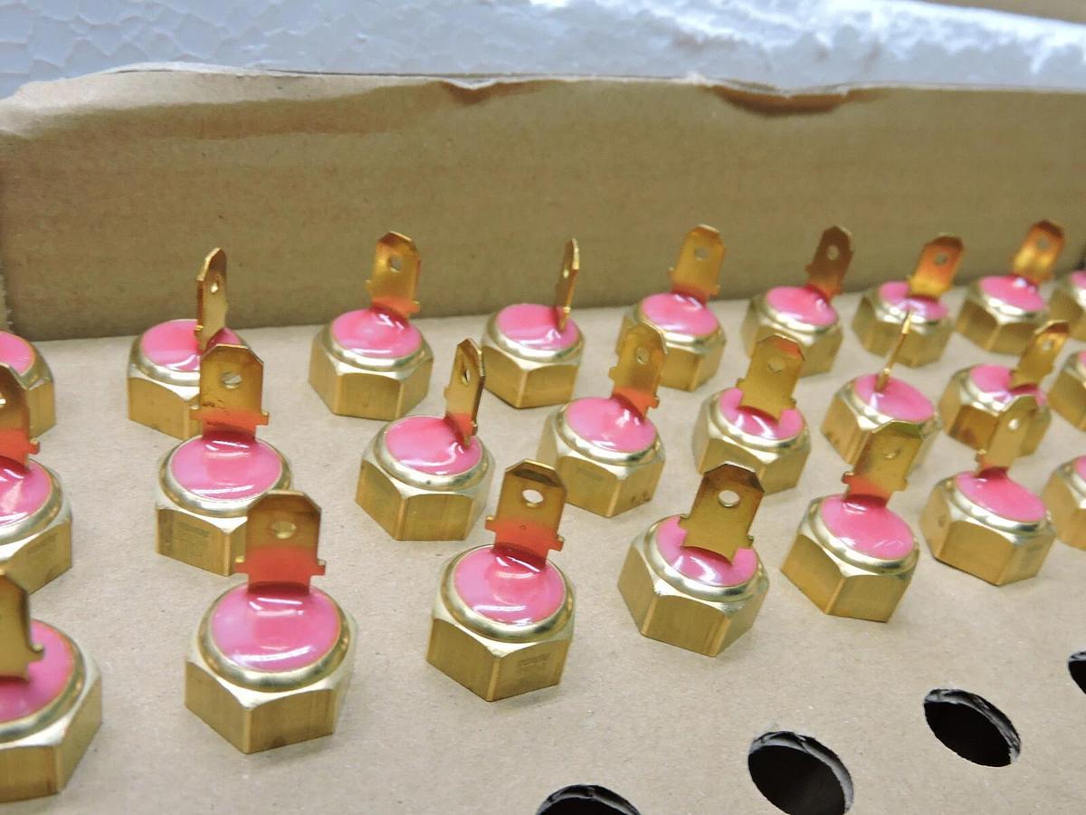 (30 pack) Kemet TRS1-110MPR001 Thermostats 110C 10W 100V Make PT Screw PT1/8