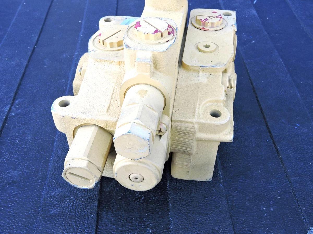 John Deere AT312382 Spool Valve 848HTJ, RE151971, 1200, RE68144, 1400, 848H NEW