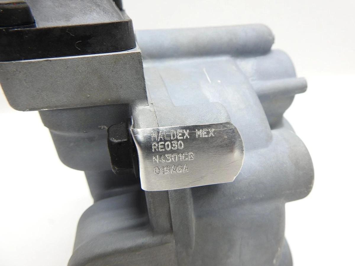 Genuine Haldex N4301CB Emergency Relay Valve, Replaces # KN30400 - OEM NEW!