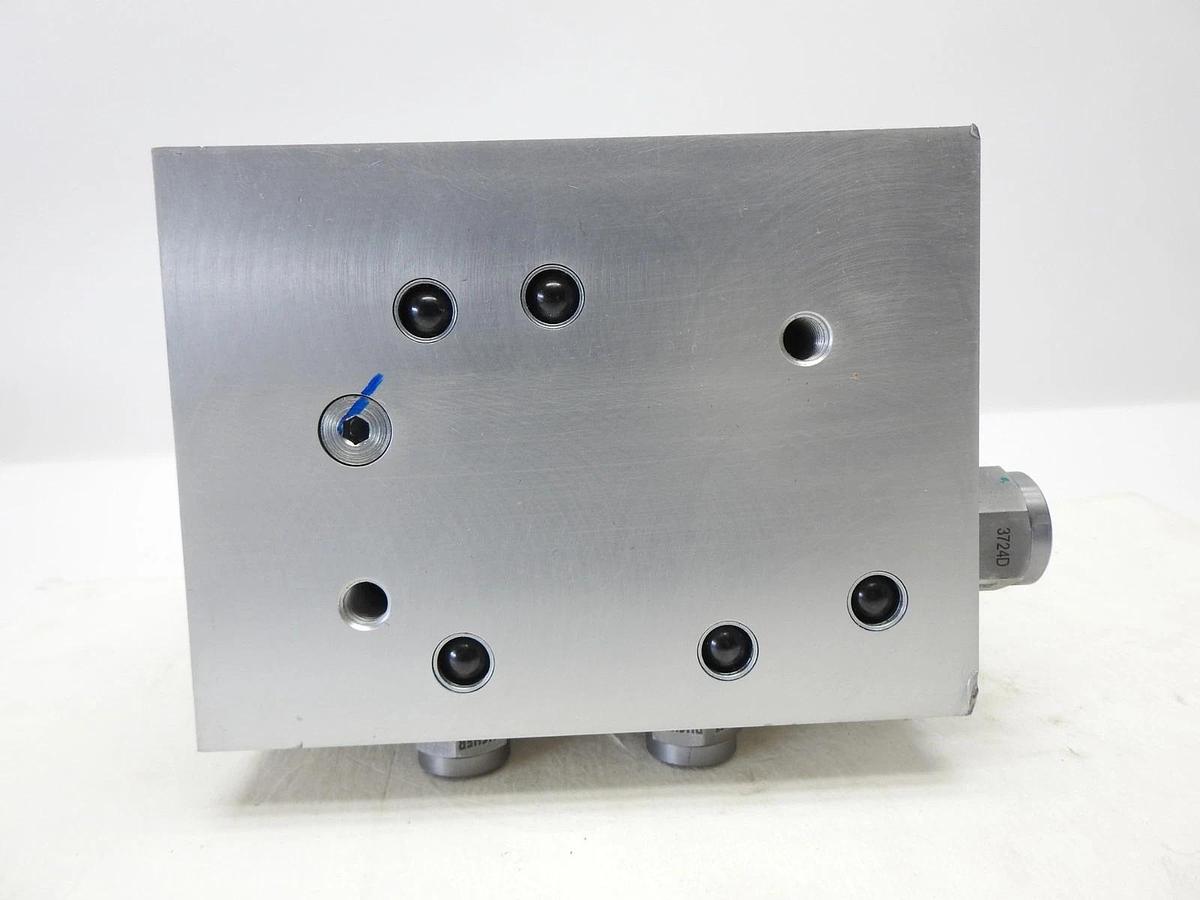 Genie 1276750GT Hydraulic Manifold Traction, 4WD Bucher Hydraulics - OEM NOB NEW