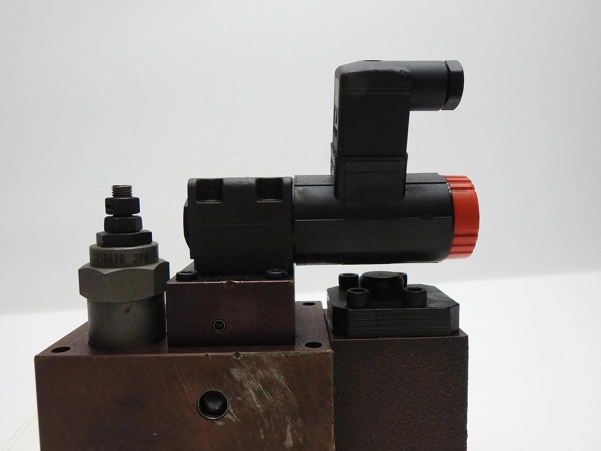 VOITH THL.7490300210 H+L Hydraulic Valve STM02-6-280/190P700E24/OH - NOB NEW!