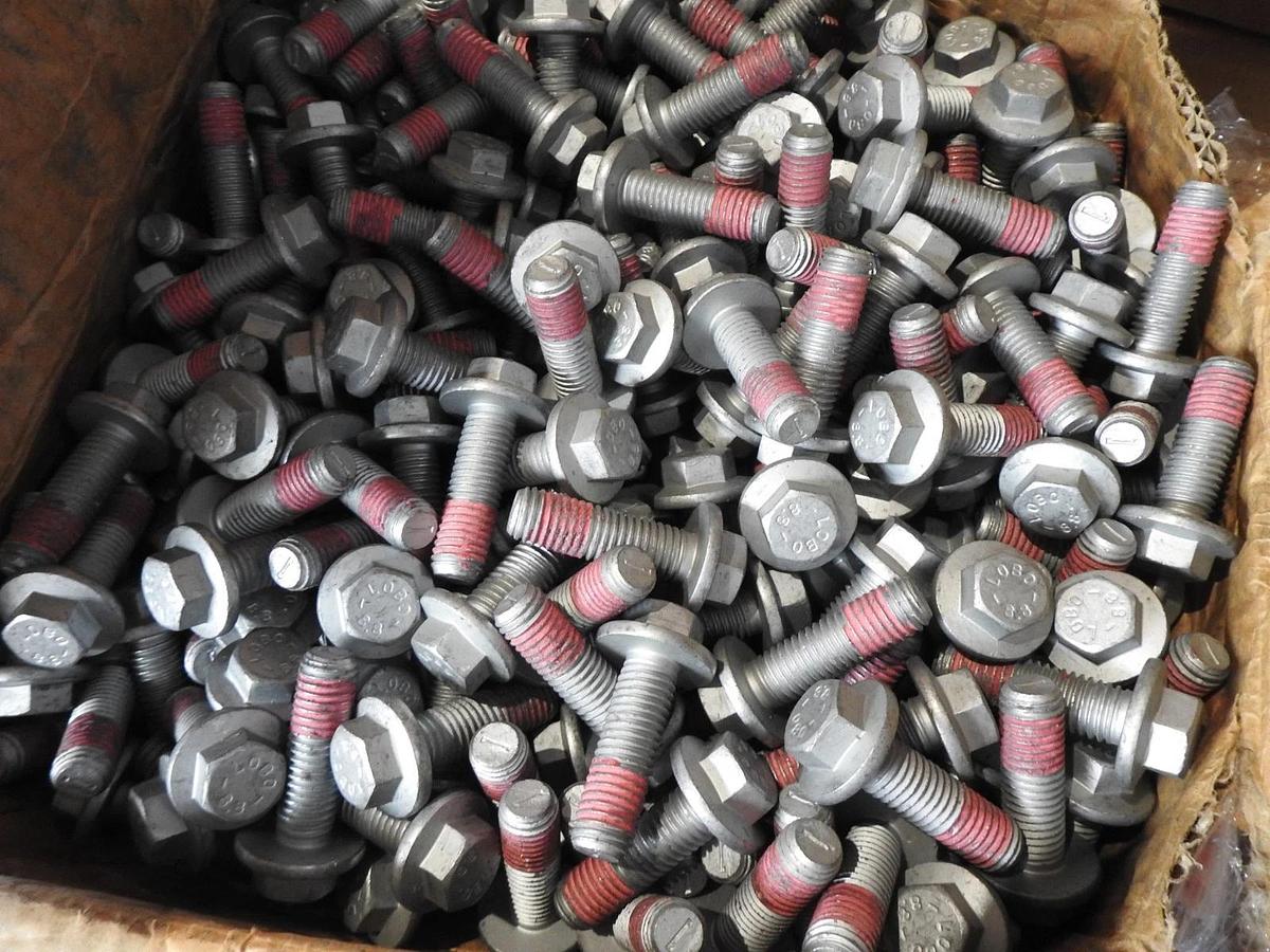 Lot of 250 - Olimac DR 11200 Bolt w/ Flange Roller Bracket Olimac LOBO-8.8 DR112