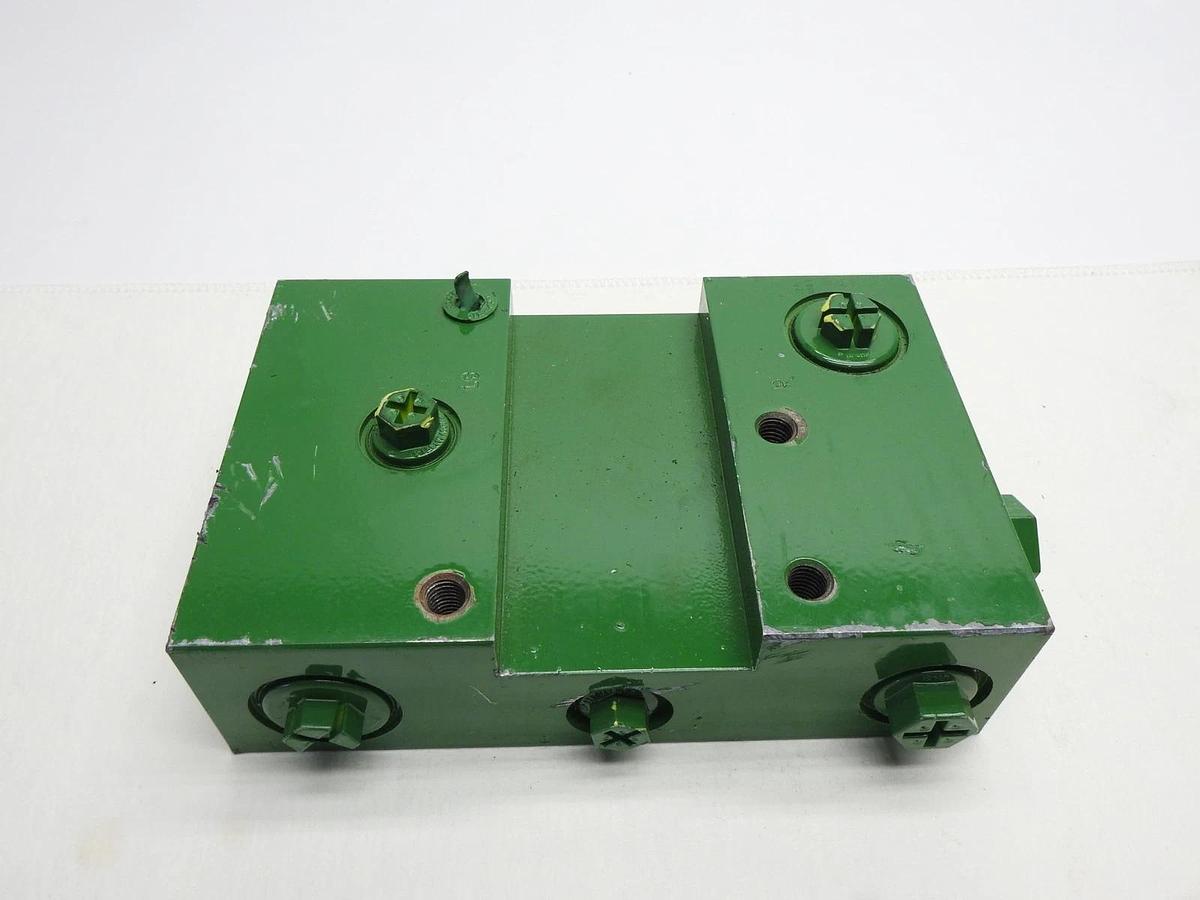 John Deere Hydraulic Valve Assembly Block Ports