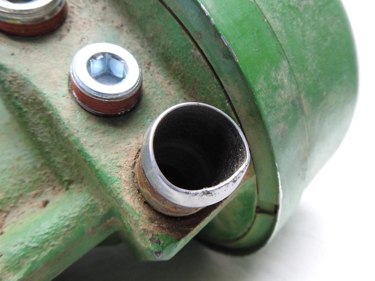 GENUINE John Deere R502576 Water Pump OEM NICE