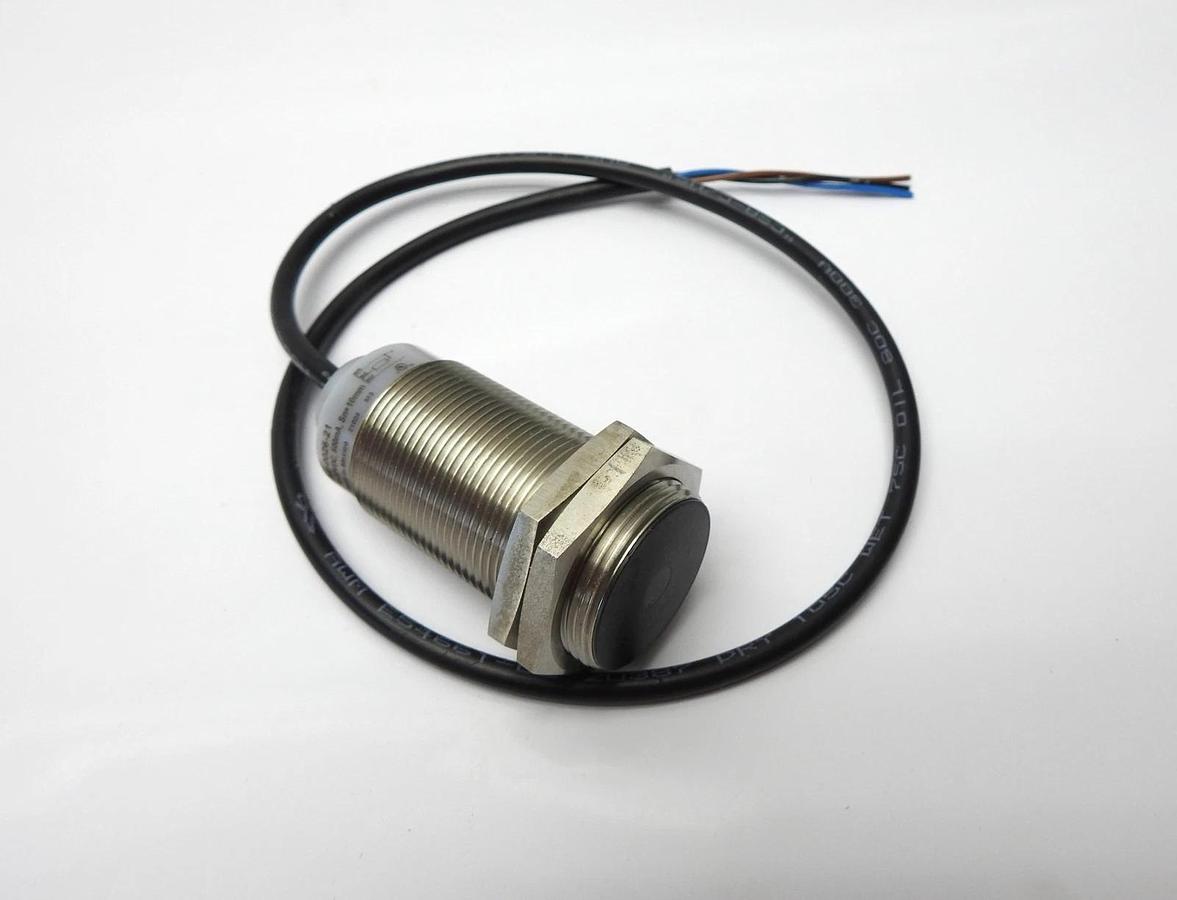 Tubular Inductive Proximity Sensor Replaces E57LAL30T110 (500mA NPN, 21" Cable)