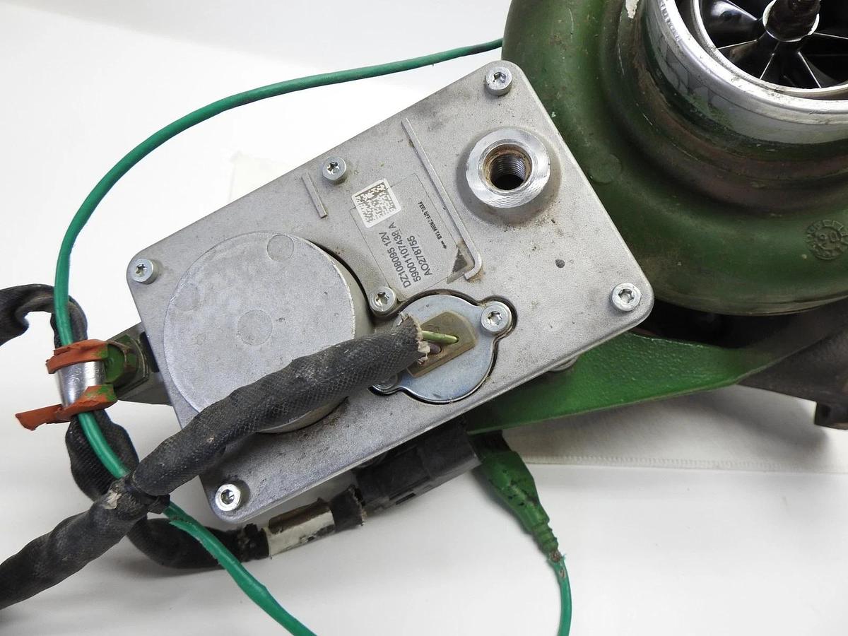 GENUINE John Deere RE523007 Combine Turbo Charger S300BV126, RE534513 + Actuator