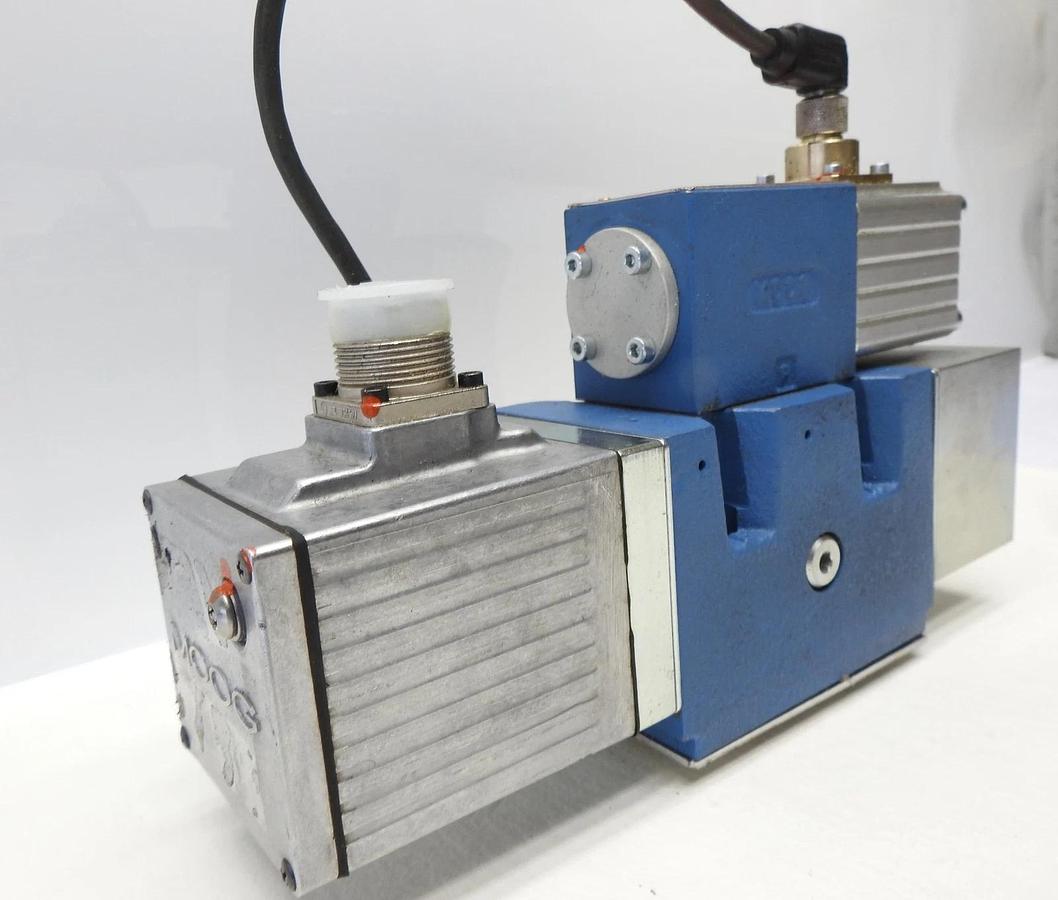 MOOG D681Z4195 Proportional Servo Flow Valve D633-7407 TYPE: P80HXZM6VEA2HC -NEW