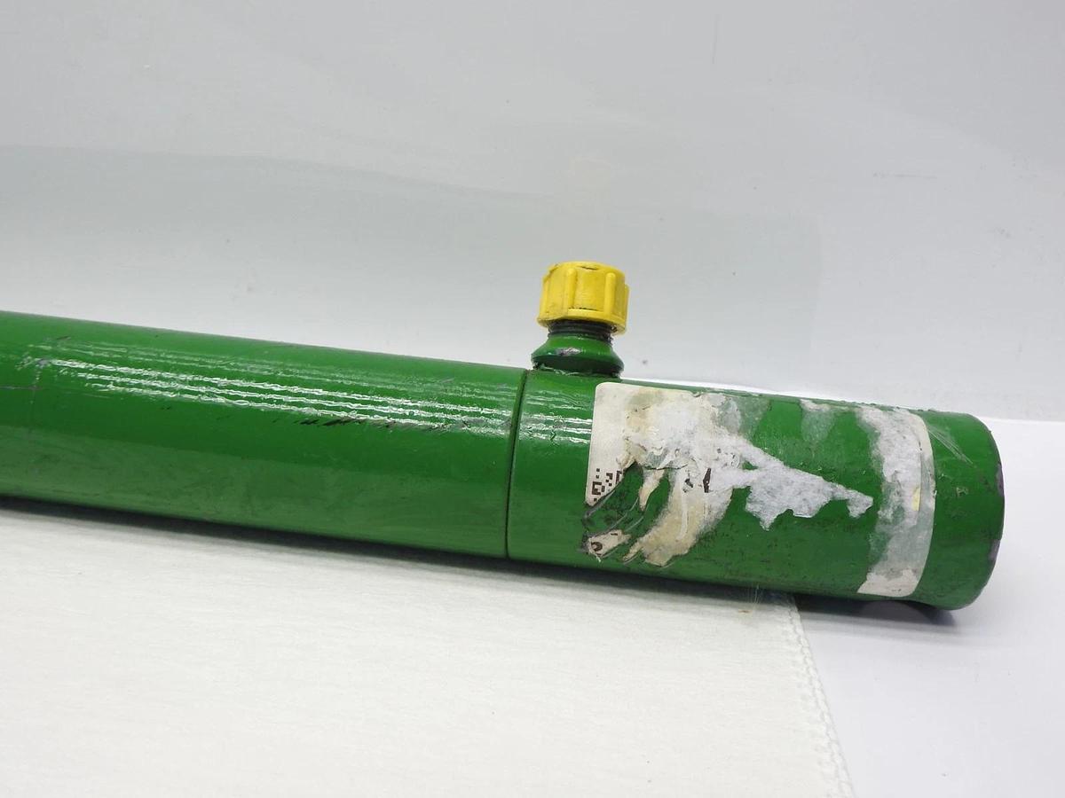 John Deere Z5061000 Hydraulic Cylinder 1.58" OD x .80" Rod x 18.5" Retracted L