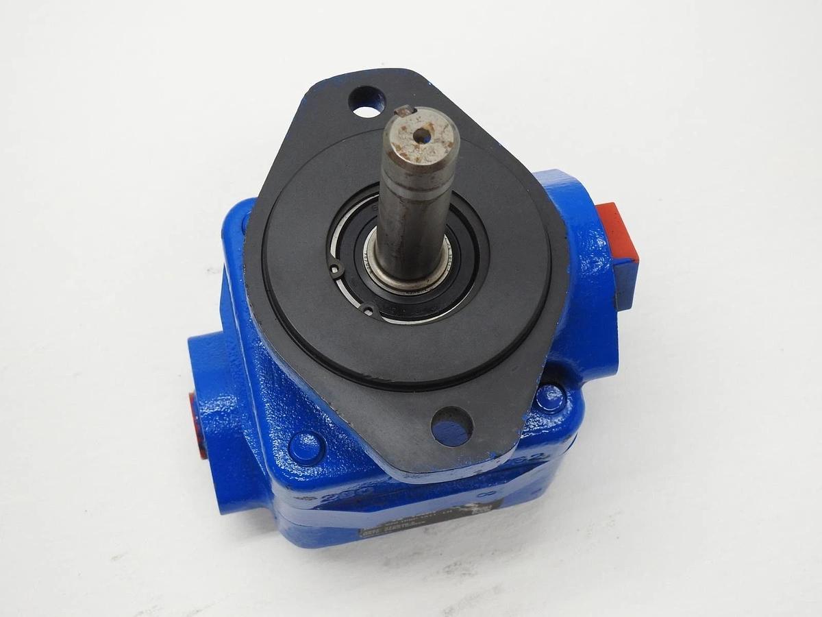 GENUINE Eaton / Vickers V20 Series Vane Pump V20 1P8P 1A11 LH (372639-5) NOB NEW