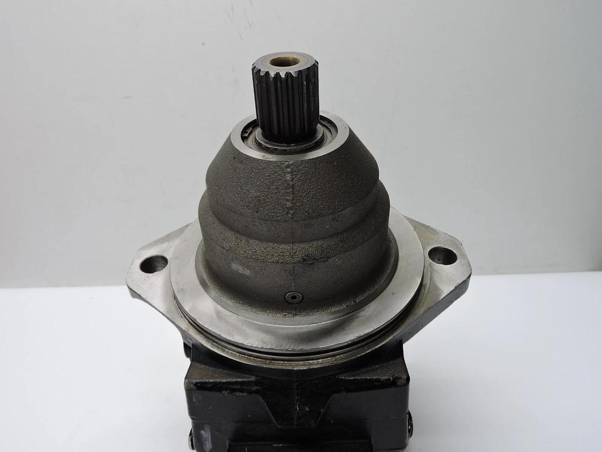 John Deere AKK29180 Standard Cruise Rear Hydraulic Motor Danfoss 83067369