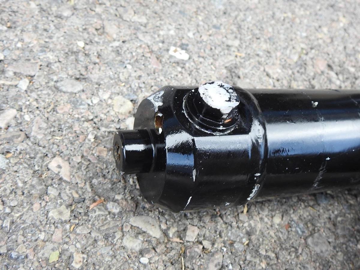 93052-20060 Hydraulic Cylinder PHPL 35-24-B11067 3107691(66-1/2" Length) 9305220
