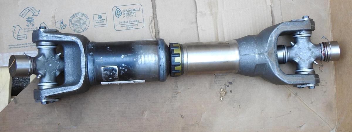 GENUINE OEM Dana Spicer 817264-0611 Drive Shaft 817264 0611, 8172640611 - NEW