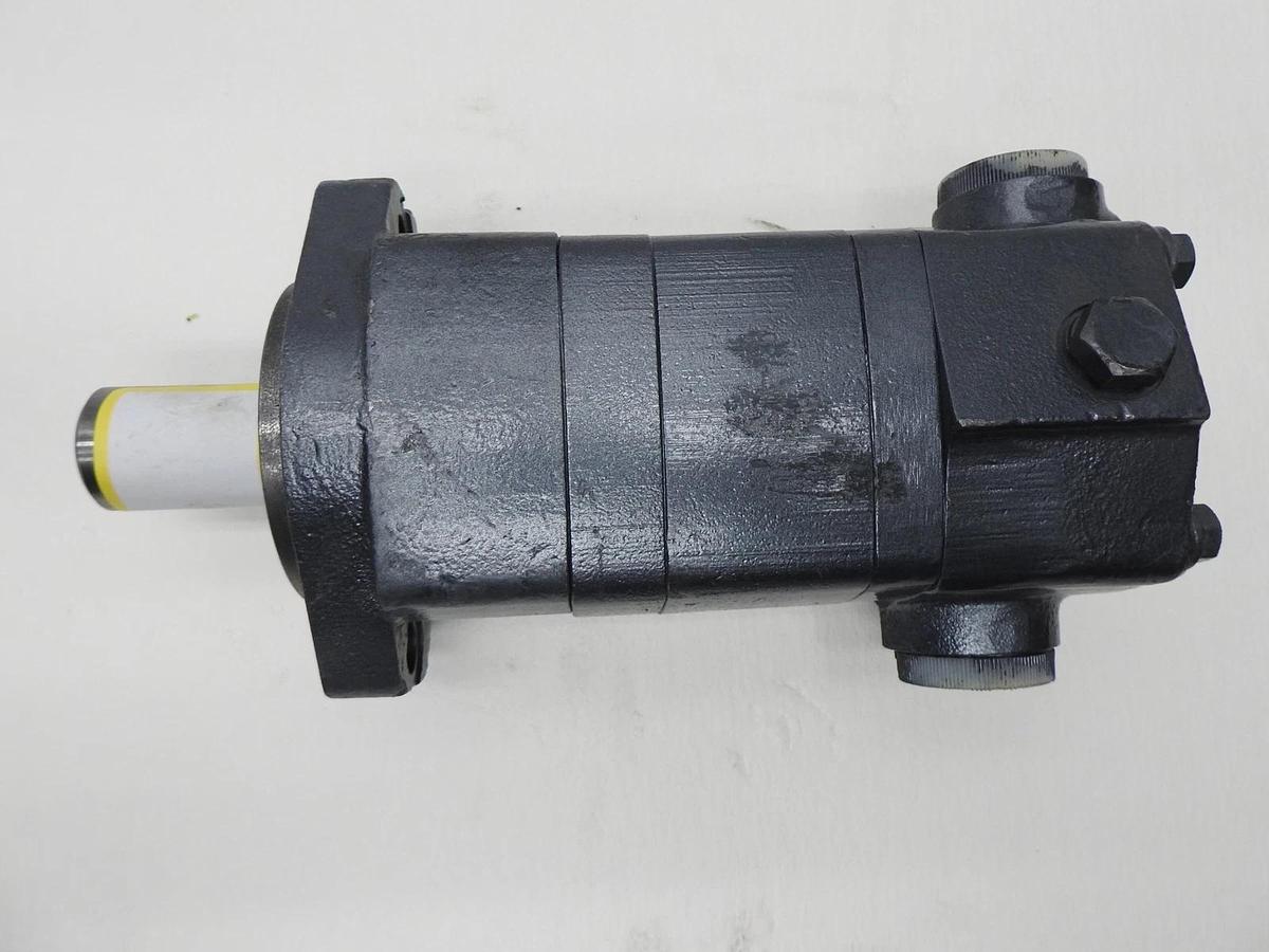 Max Motosports HY05816 Hydraulic Pump (2 Bolt, Keyed Shaft) NOB NEW