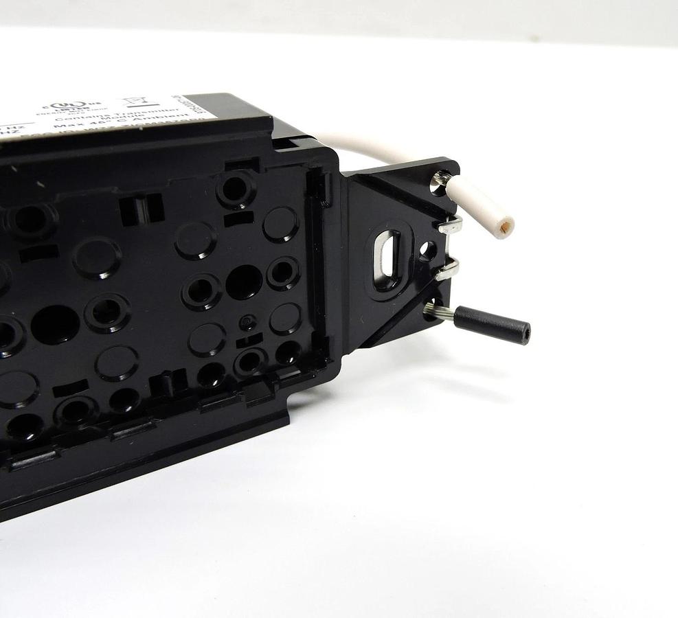 Cooper Lighting Solutions WWS Series WCL Wall Station Contains Transmitter Modul