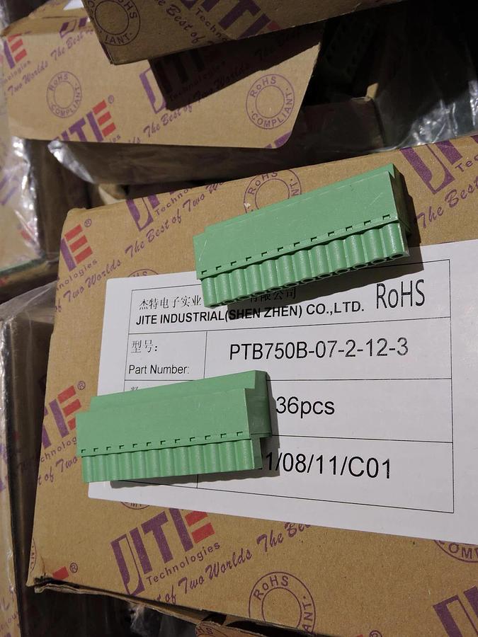 Lot of 250 - PTB750B terminal blocks