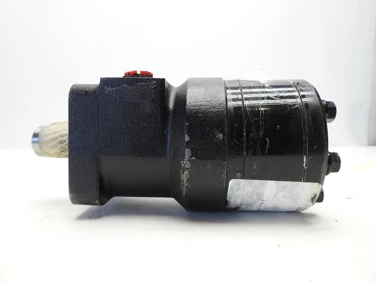 Lot of 2 - Hydraulic Motors (Keyed Shaft, 4 Bolt Mounting) Unknown Part Numbers