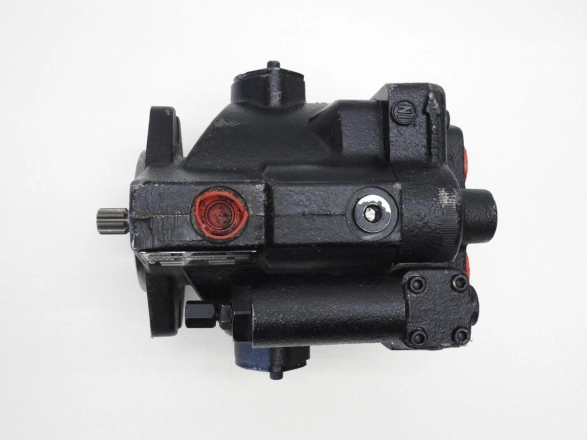Parker PVP1636BLVP12 Piston Pump PVP16 Series Variable Volume Hydraulic Pump NEW