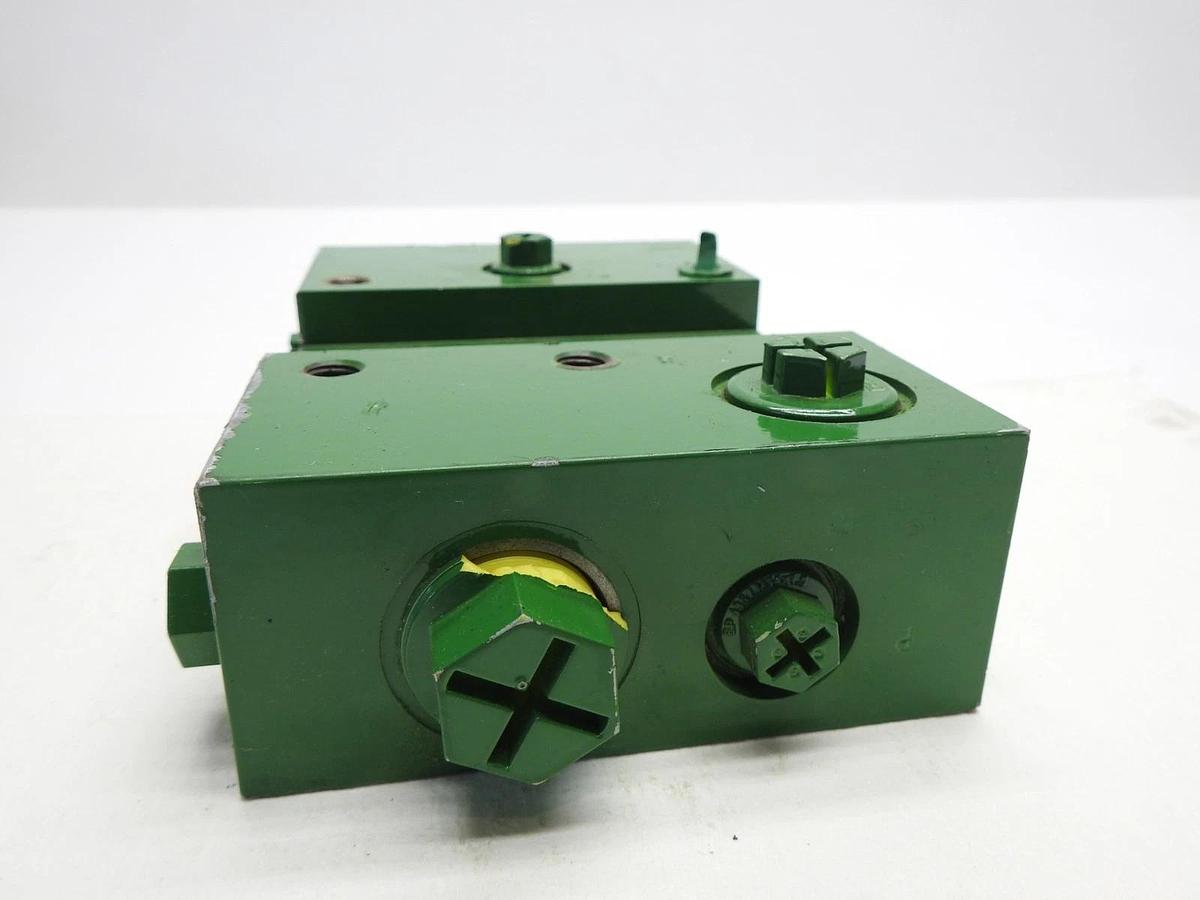 John Deere Hydraulic Valve Assembly Block Ports
