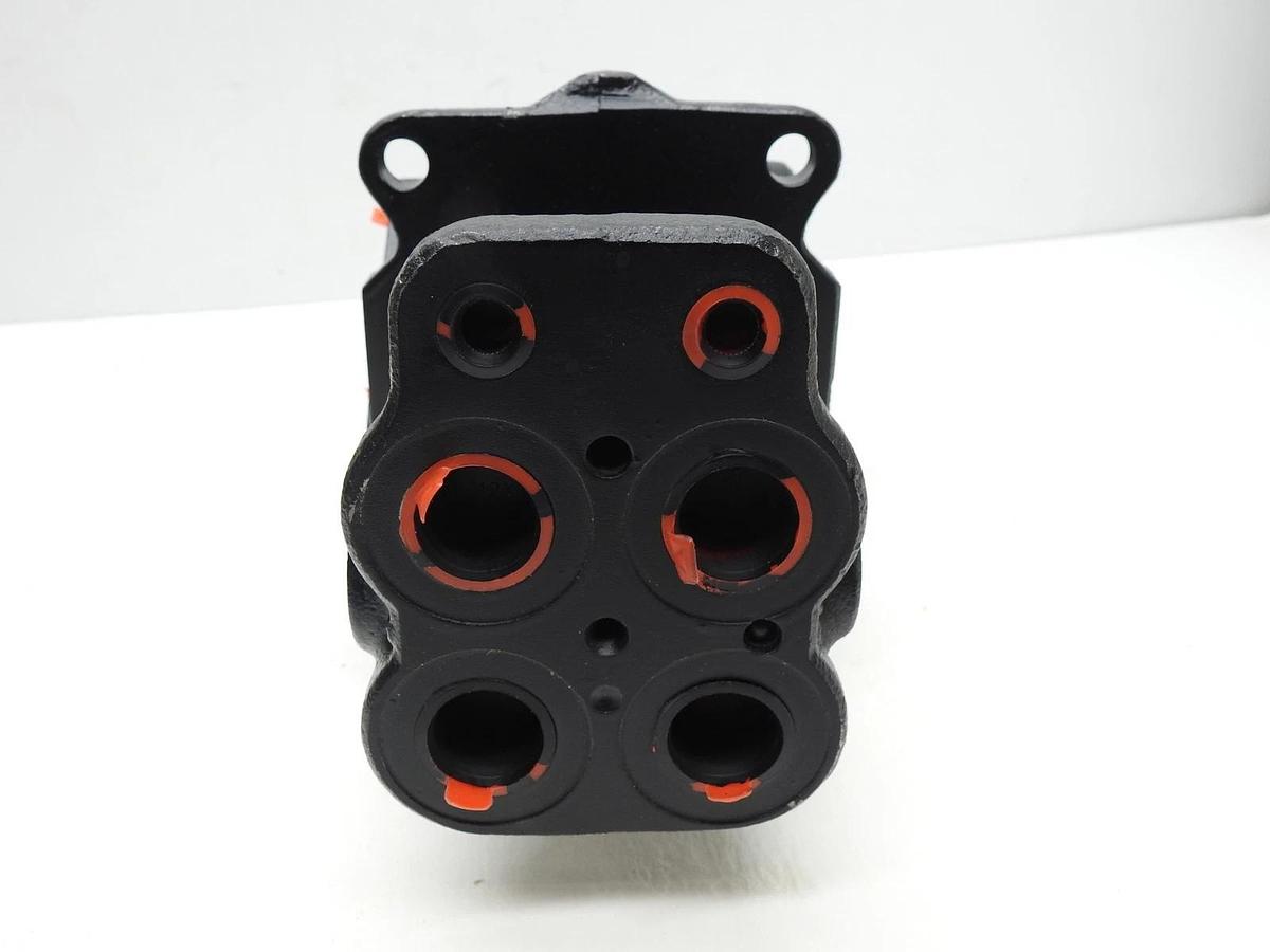 GENUINE John Deere 9107265EX Rotary Manifold for 110 120 160C 200CLC 490E REMAN