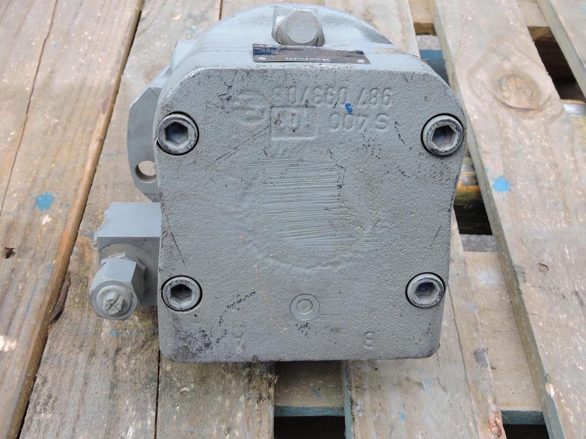 Rexroth R902406446 Hydraulic Motor A10VE45HZ LA10VE45HZ /52W1-VRF66N000-ES1442