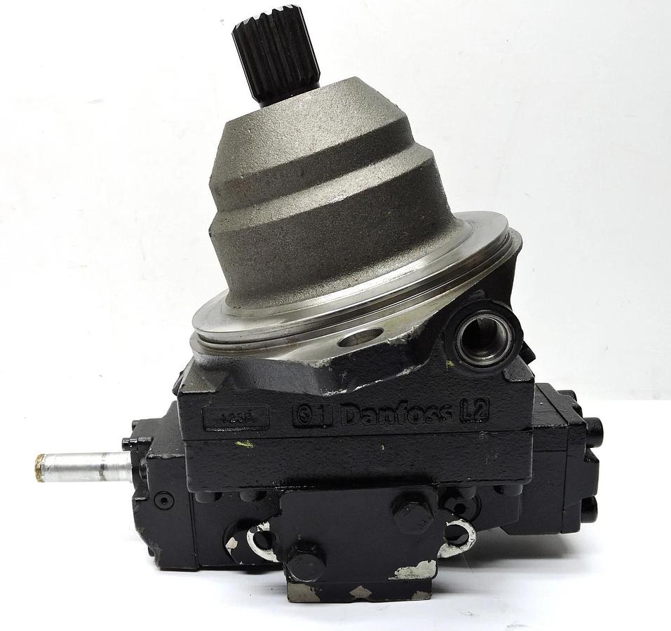 John Deere AKK29180 Standard Cruise Rear Hydraulic Motor Danfoss 83067369