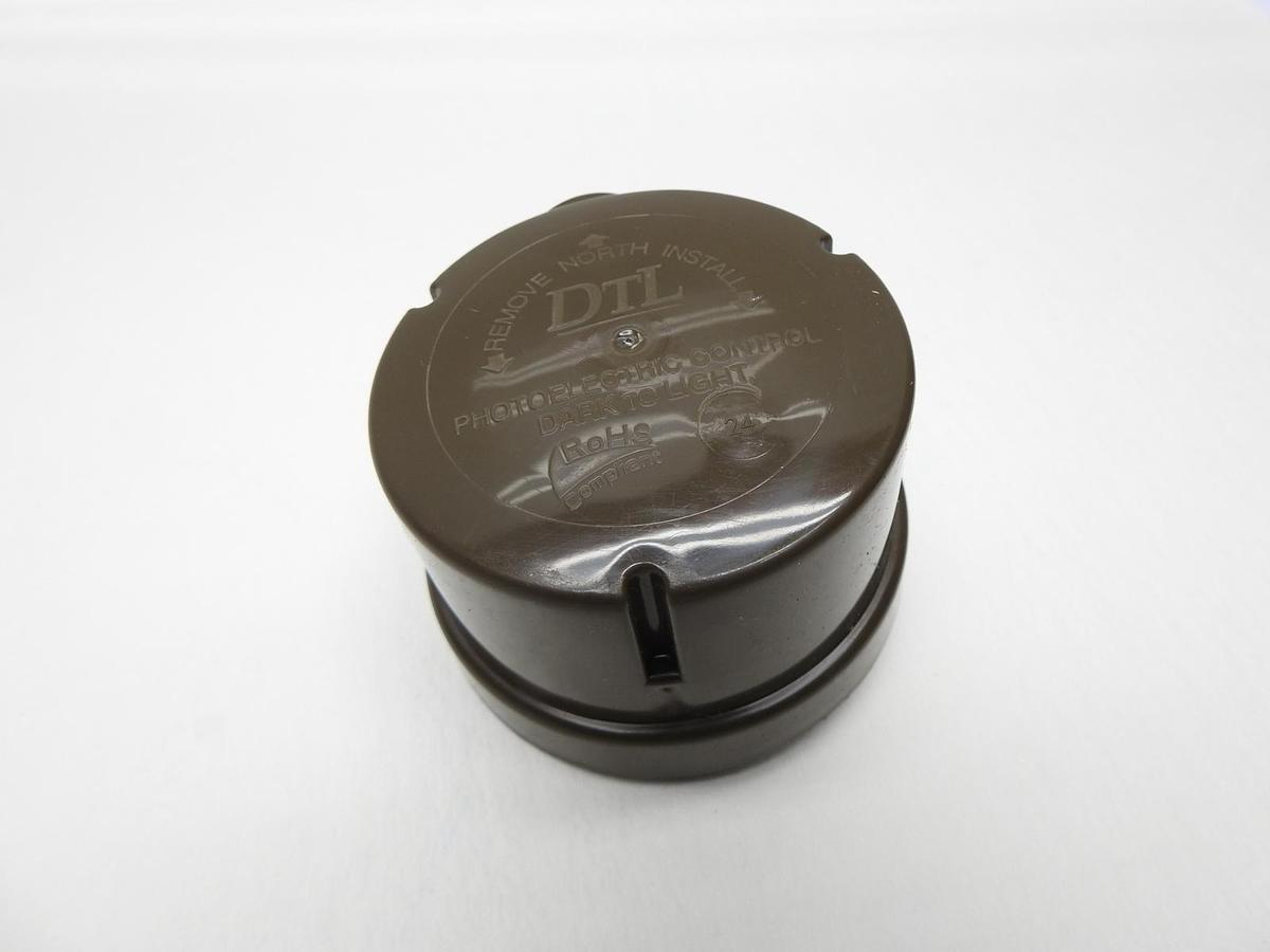 Lithonia Lighting Dark To Light DTL Photocontrol DP125 1.5  105-305V - NEW!