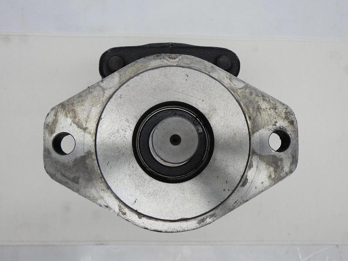 Parker 3249218624 Intertech Gear Motor 324-9218-624 (2 Bolt, Keyed Shaft) OEM