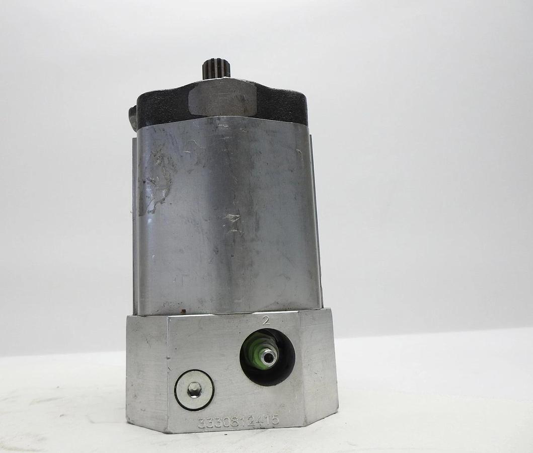 Zwei Hydraulic Pump (Casting # 333 5020 002) 12 Bolt, 13T