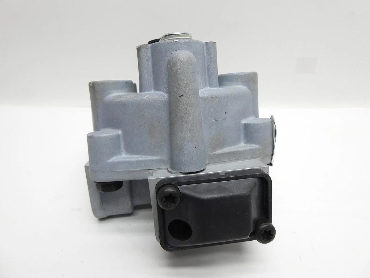 Genuine Haldex N4301CB Emergency Relay Valve, Replaces # KN30400 - OEM NEW!