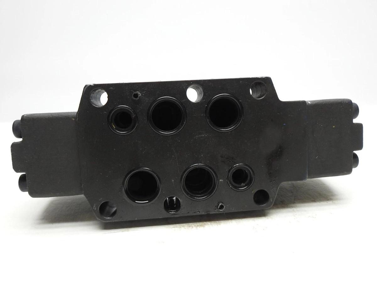 Hyvair D08 Valve D08S-1A-115A-35 Single Solenoid, 2 Position, Spring Offset NEW
