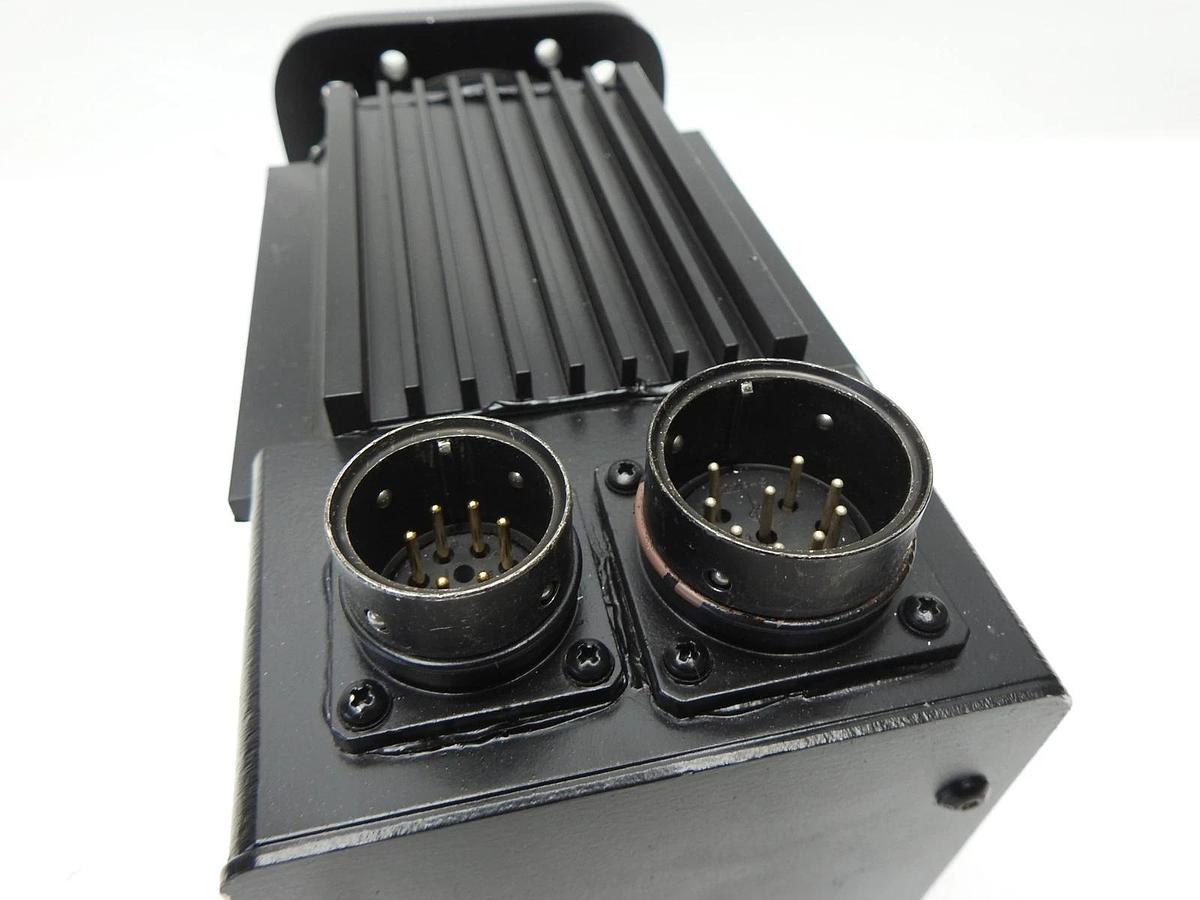 Allen Bradley 1326AS-B420G-21-K4 460 VAC Low Inertia Brushless Servo Motor - NEW