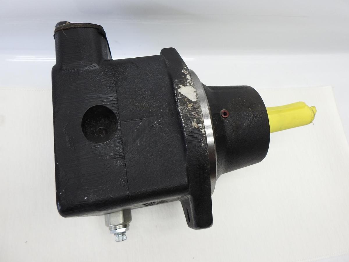 OEM Parker M5BF 045 1R01 B1M 00M21 52 Hydraulic Vane Pump 054-34885-0 - NEW