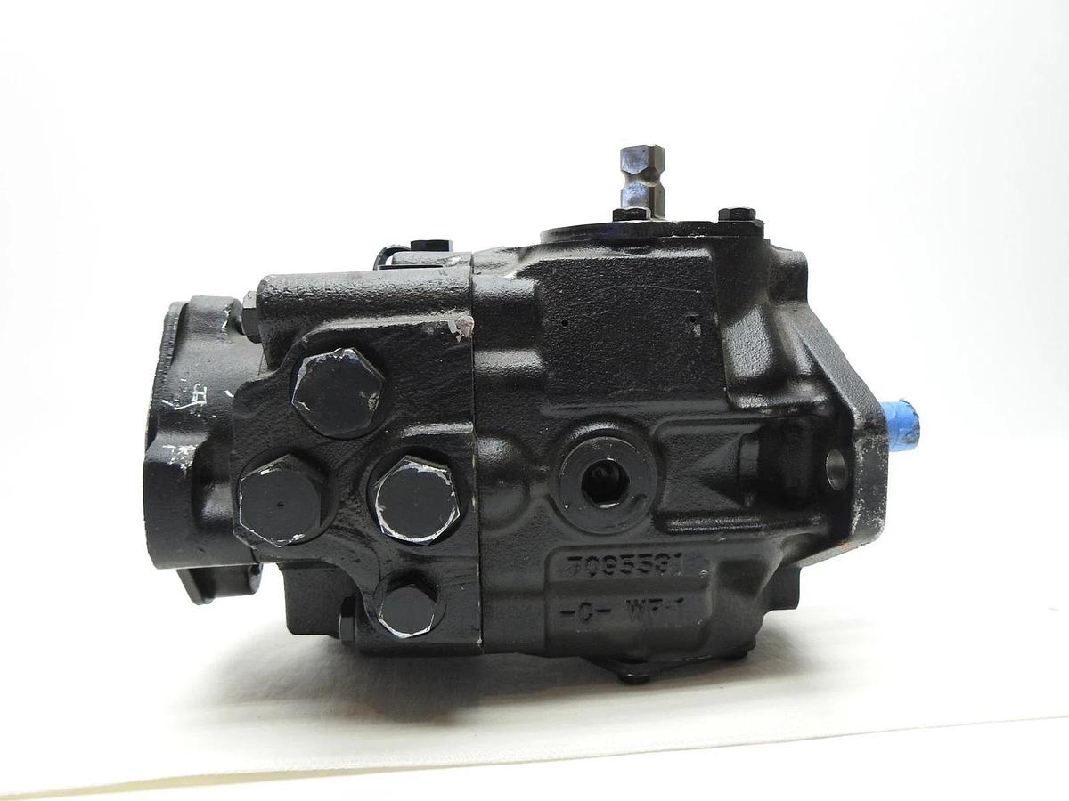 Hydraulic Pump 7095531 Danfoss Bobcat for Tandem Hydraulic (2 Bolt) - NEW!