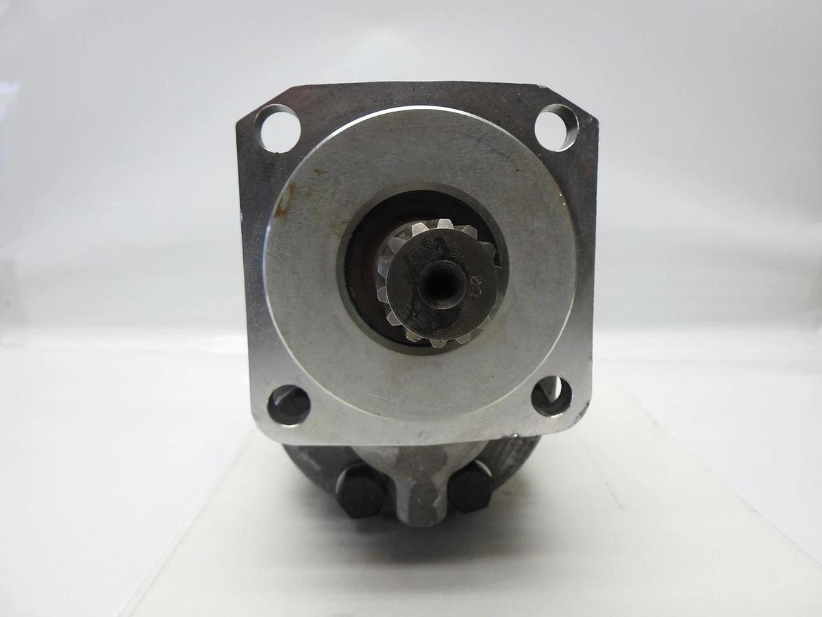 S223210 Hydraulic Track Motor for Case 880C 880 Track Drive Hydraulic Motor NEW!