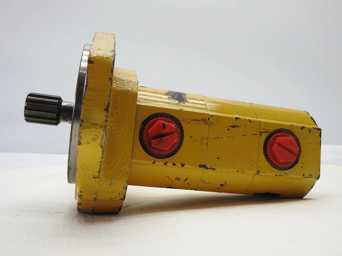 New OEM John Deere AT309296 824 844 Loader Hydraulic Axel Cooling Pump YZ 19550