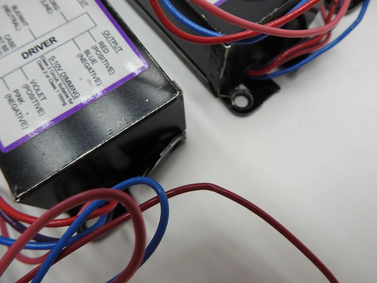 Lot of 5 - XH150C053V280CNF1 Advance Xitanium LED Driver - 150W 530mA 347-480V