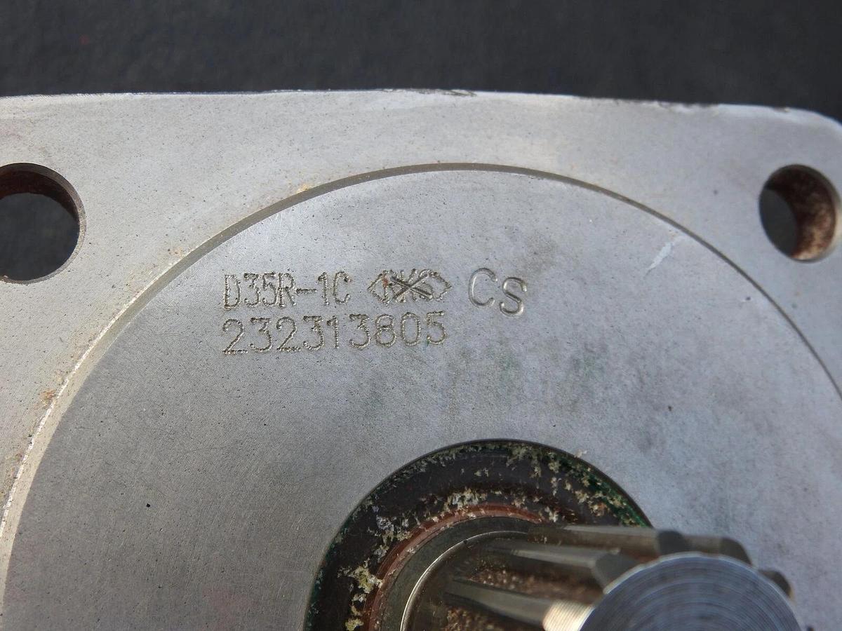 Geartek D35R-1C 6 BOLT, 14 Spline 232313805 Hydraulic Pump - NOB NEW!