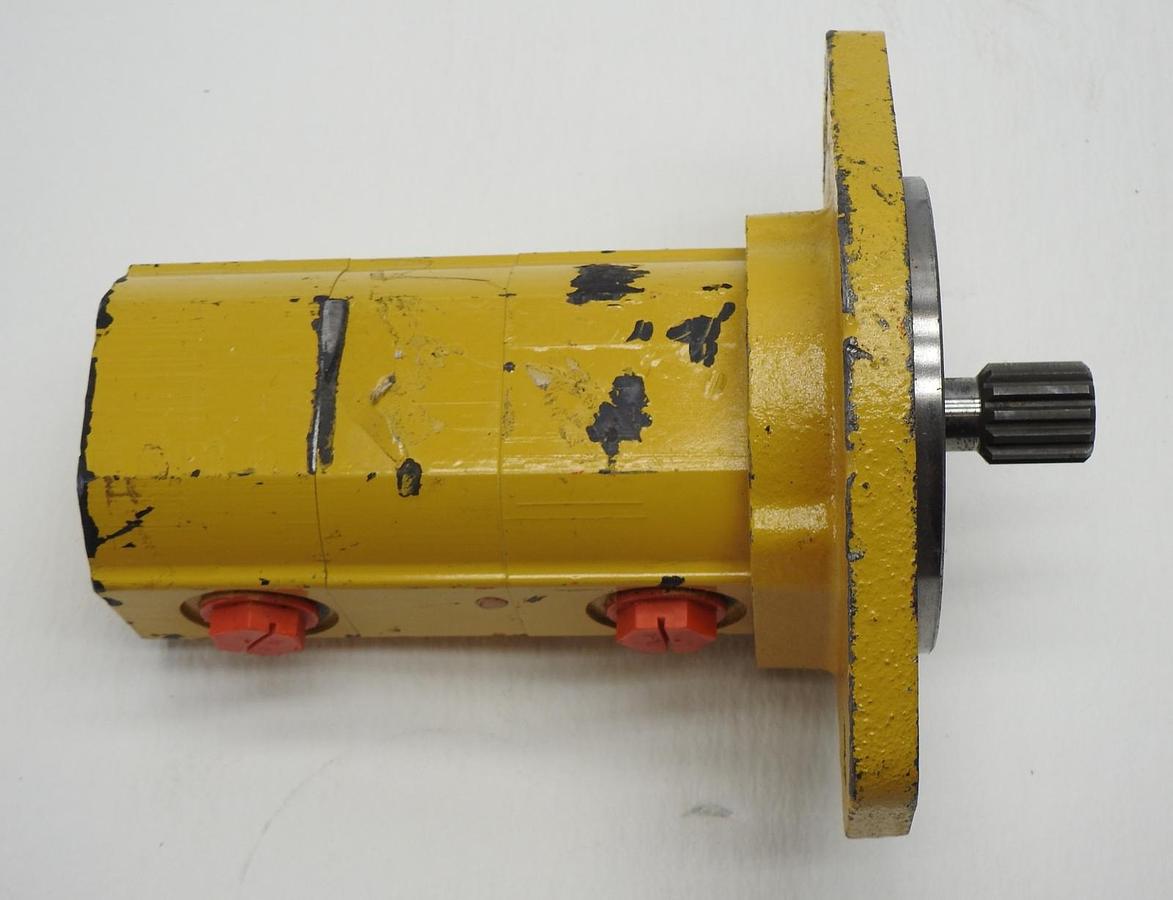 New OEM John Deere AT309296 824 844 Loader Hydraulic Axel Cooling Pump YZ 19550