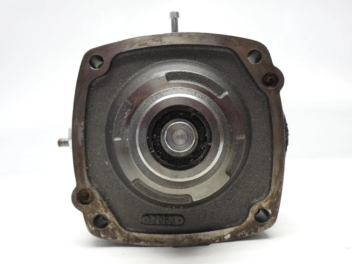 Eaton Hydraulic Transmission Motor 700-060 CW Rotation - AS IS UNTESTED