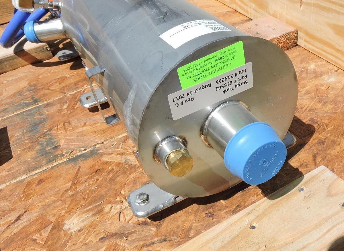 New Flyer Surge Tank Assembly P/N: 618562, 651898 - NEW