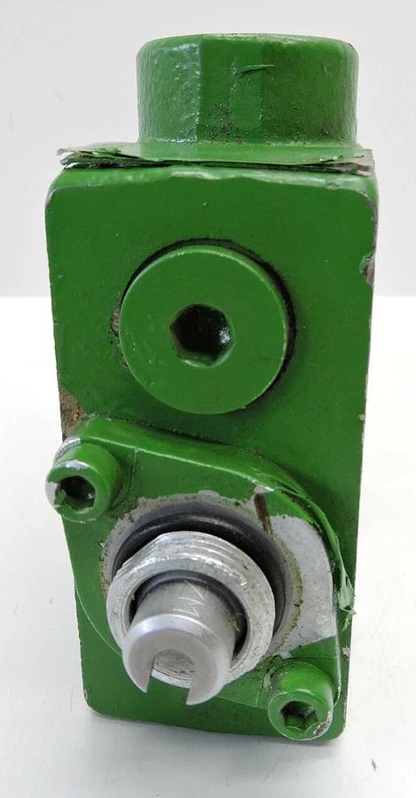 John Deere Hydraulic Control Section 641400280 AF 0068 NEW READ
