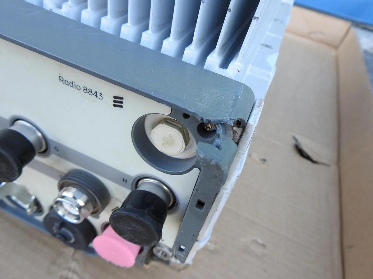 ERICSSON KRC 161 707/2 KRC161707/2 Dual Band Radio 8843 - AS IS READ DESCRIPTION