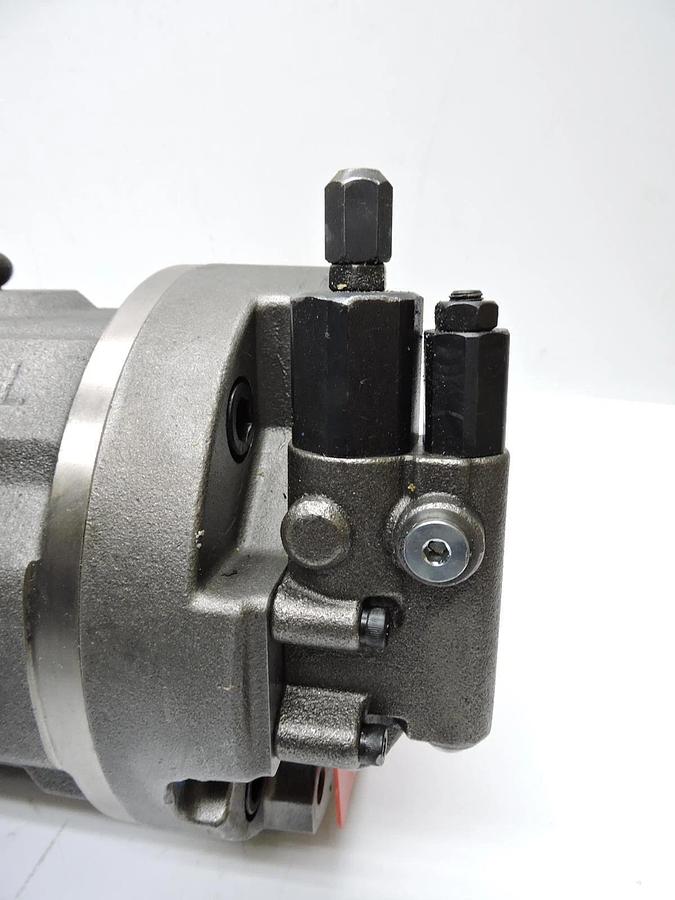Rexroth A10VS071DR/31R-PKC61N00 Axial Piston Pump A10VS071 - NEW!