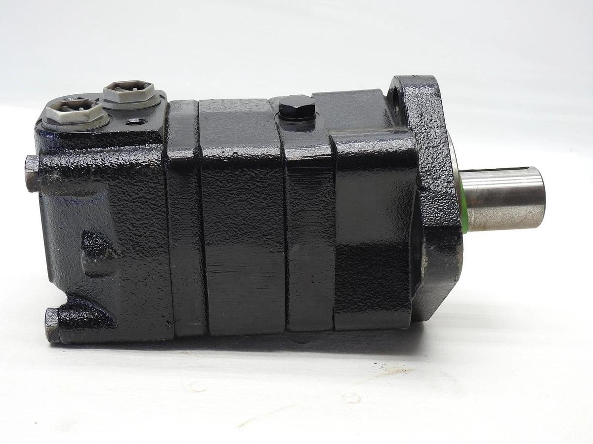 GENUINE Danfoss 11244268 OMS-200 Hydraulic Motor (4 Bolt, Keyed Shaft) - NOB NEW