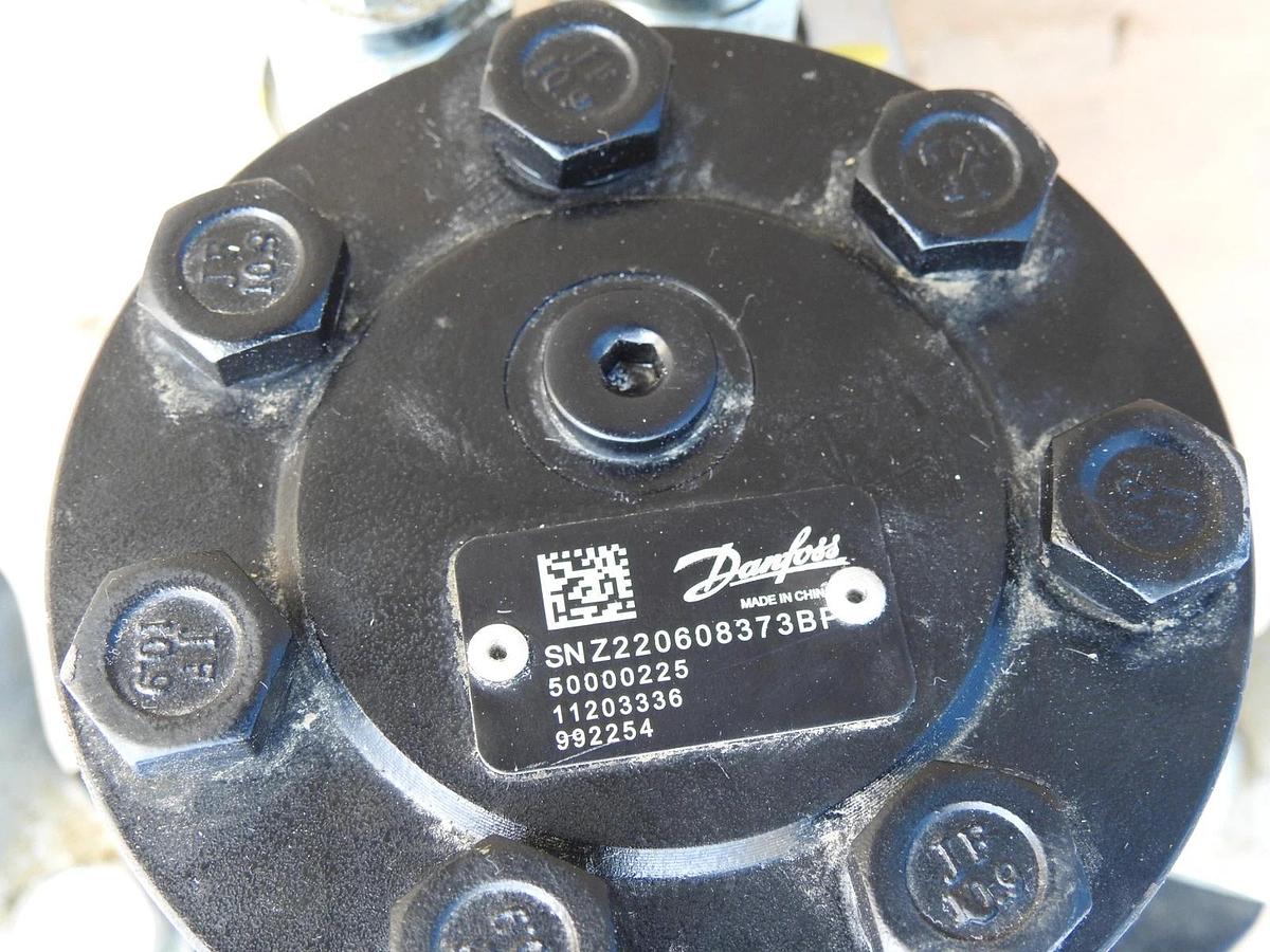 JLG 1001187855 Swing Motor Hub Assembly fits 600SC & 660SJC - NEW BROKEN GEAR -
